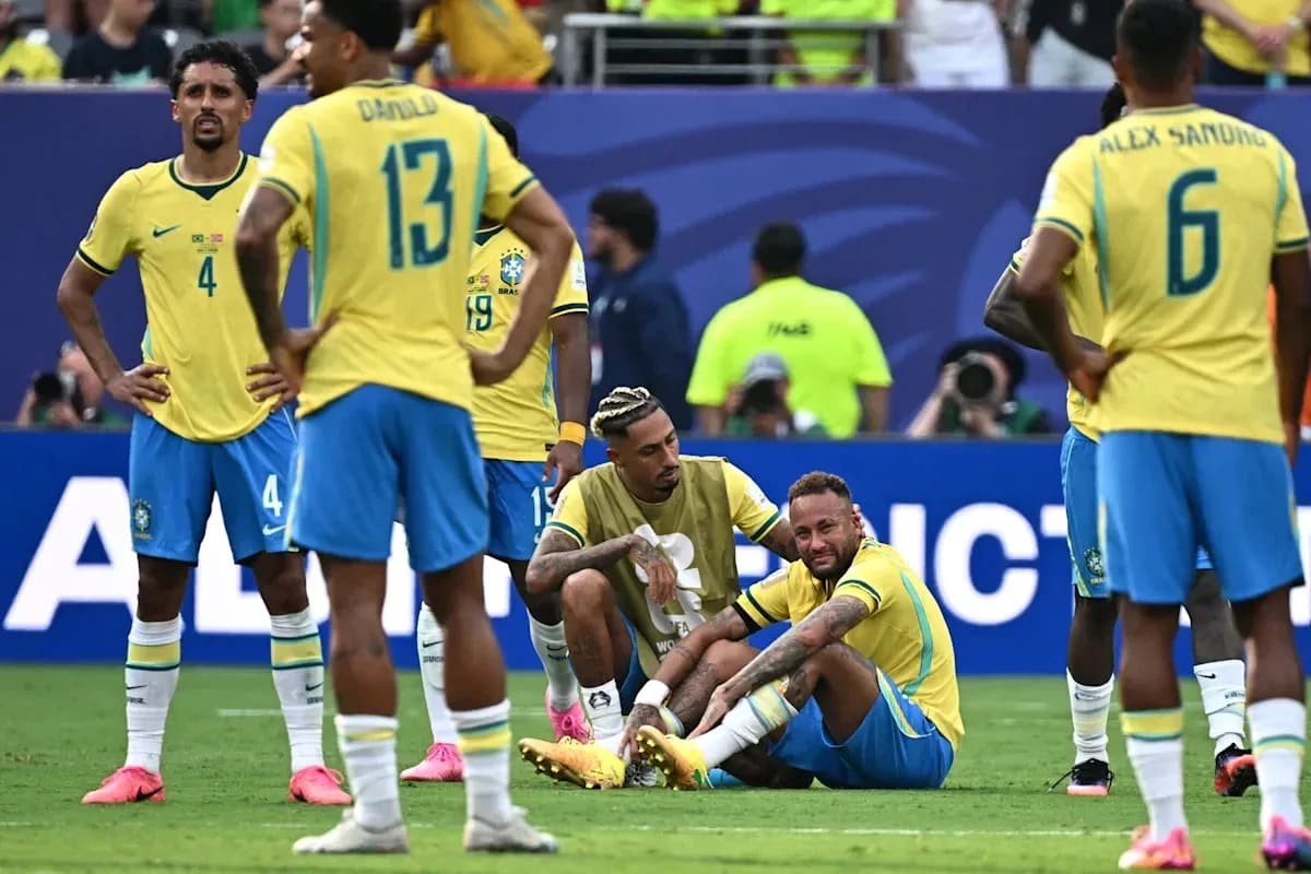 Jugadores de Brasil reunidos tras una lesión Jugadores de Brasil reunidos tras una lesión