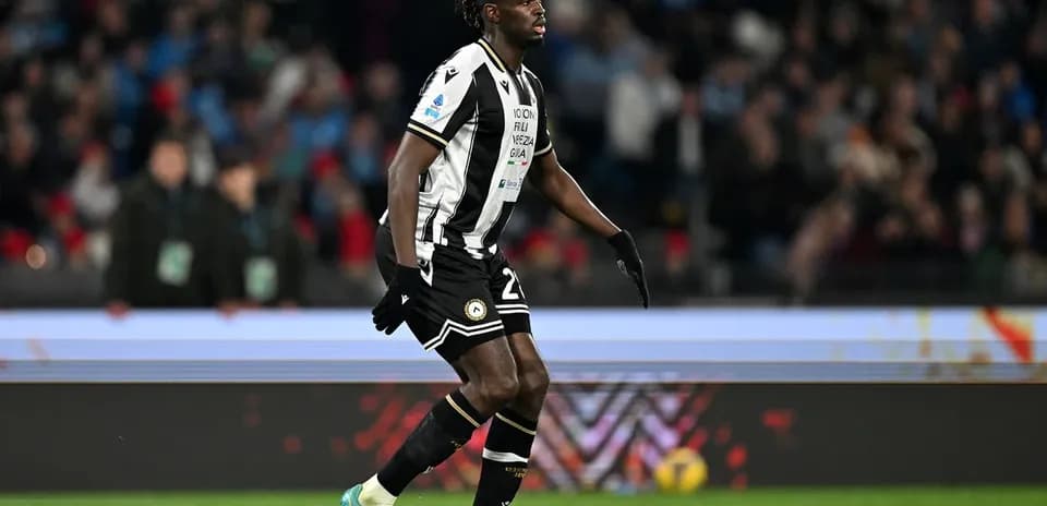 Jugador de Udinese en partido contra Napoli Jugador de Udinese en partido contra Napoli