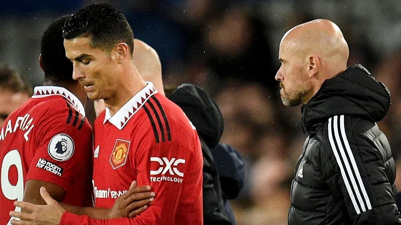 Cristiano Ronaldo siendo sustituido durante un partido Cristiano Ronaldo siendo sustituido durante un partido