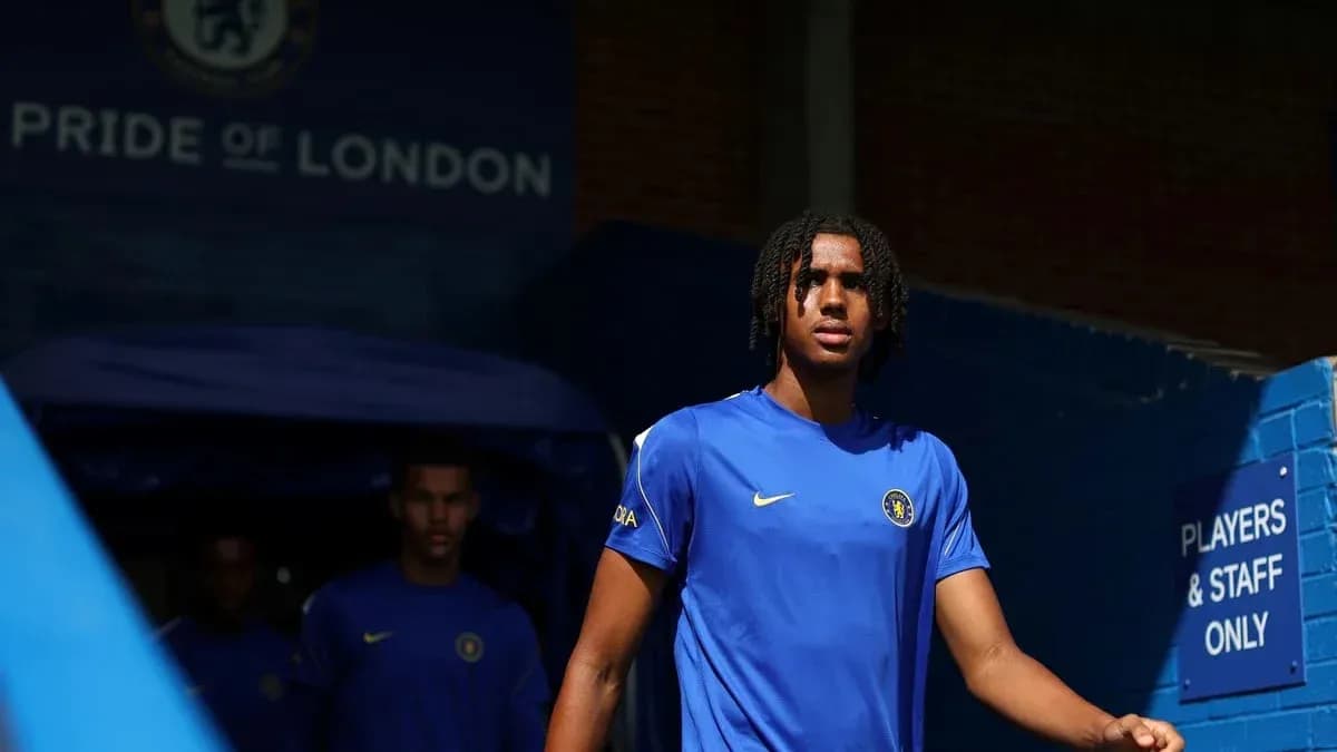Jugador saliendo del túnel en Stamford Bridge Jugador saliendo del túnel en Stamford Bridge