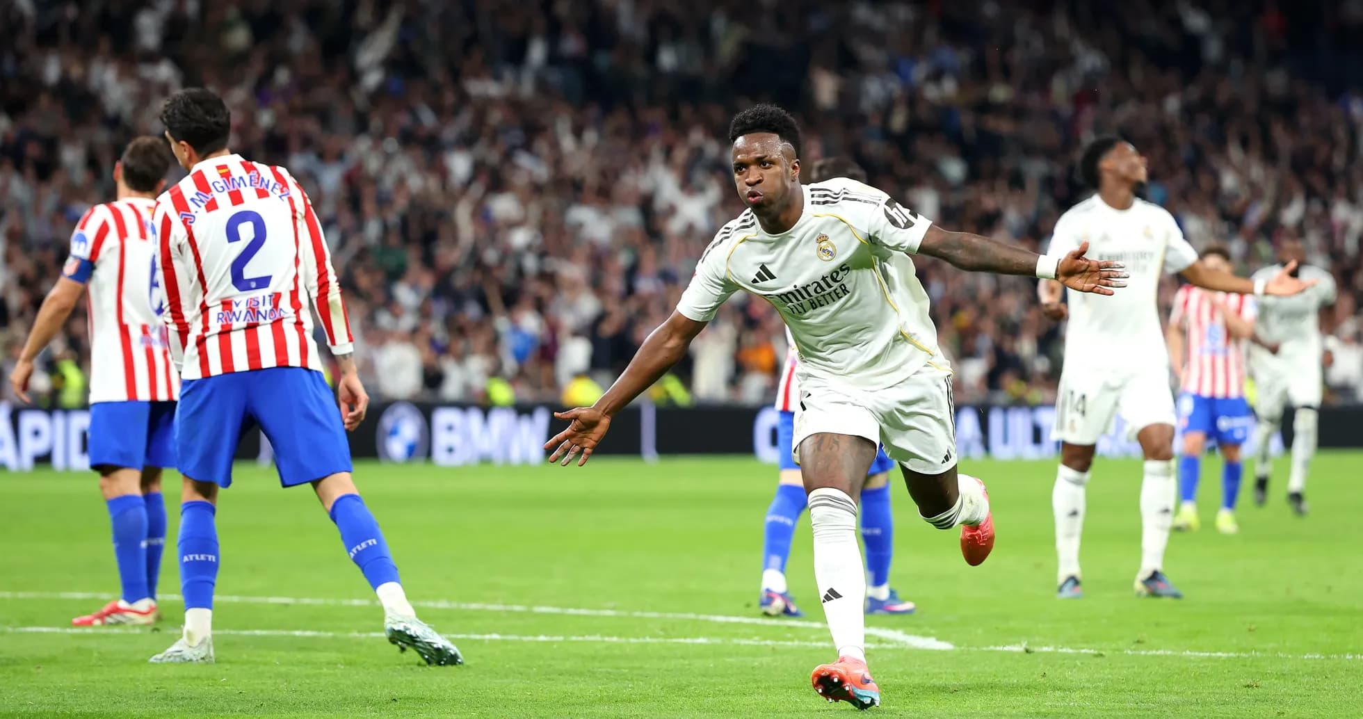 Vinícius Jr. celebra un gol en el derbi Vinícius Jr. celebra un gol en el derbi