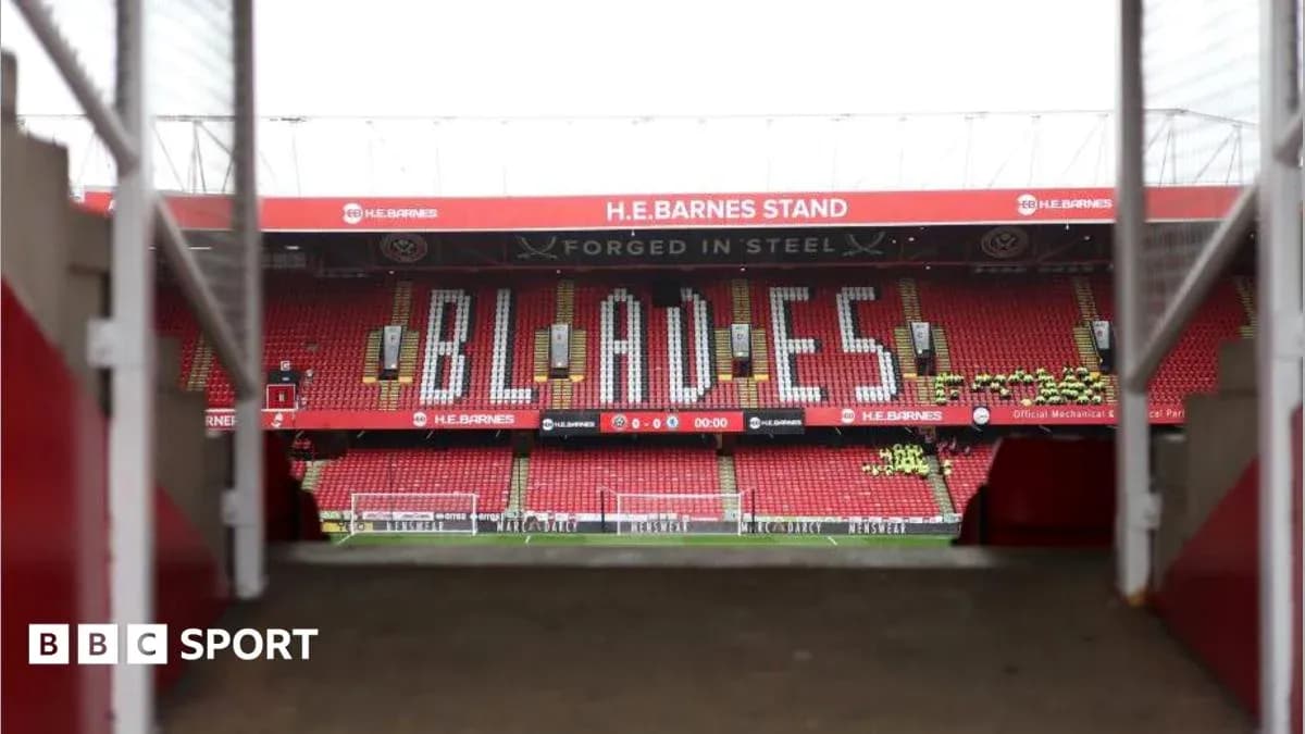 Estadio H.E. Barnes con el texto 'BLADES' Estadio H.E. Barnes con el texto 'BLADES'