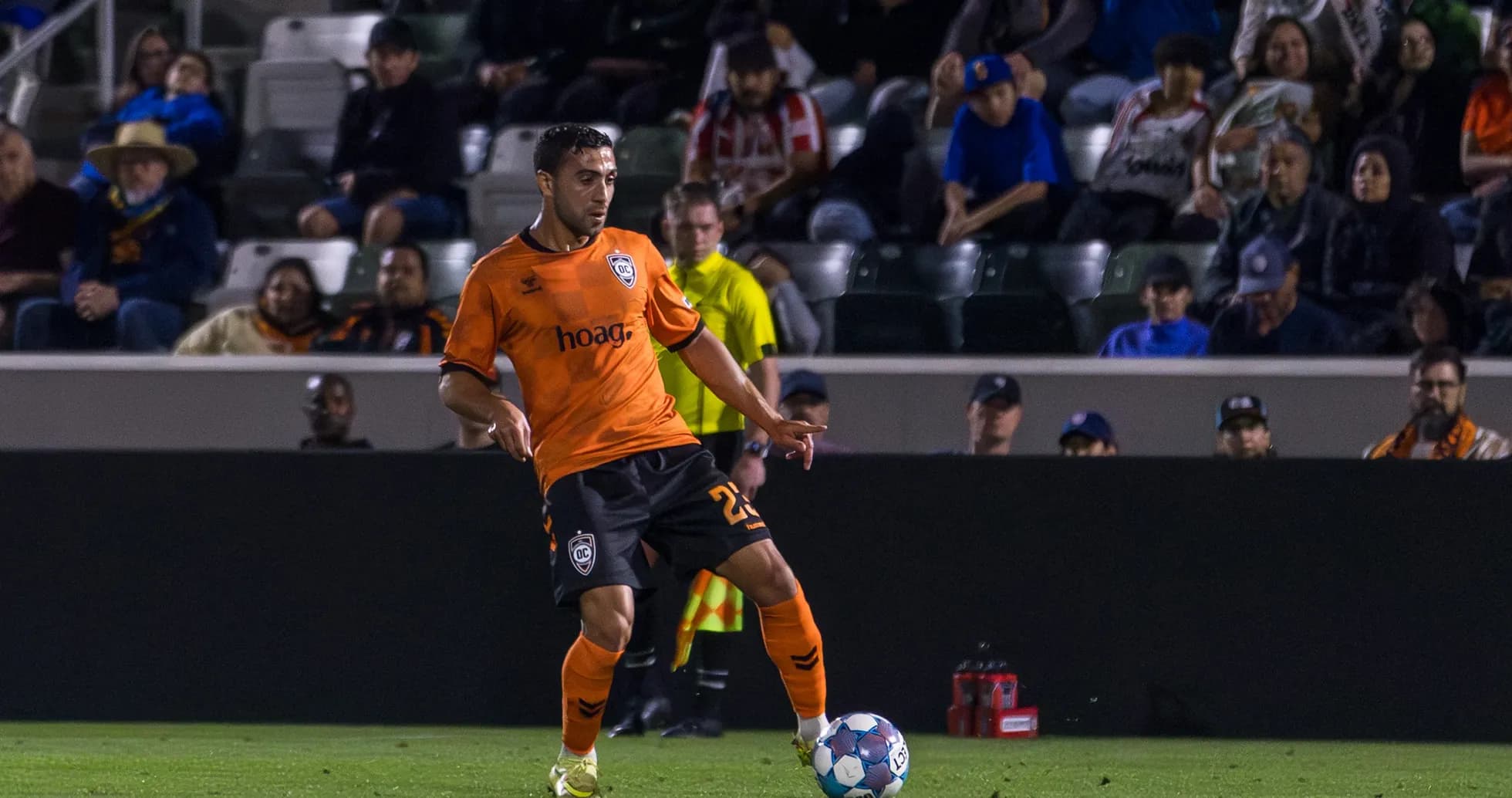Jugador de Orange County SC en acción Jugador de Orange County SC en acción