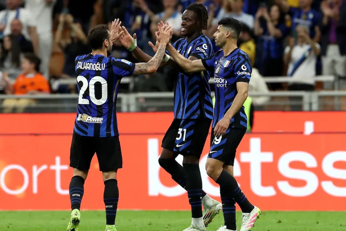 Jugadores de Inter celebrando un gol Jugadores de Inter celebrando un gol