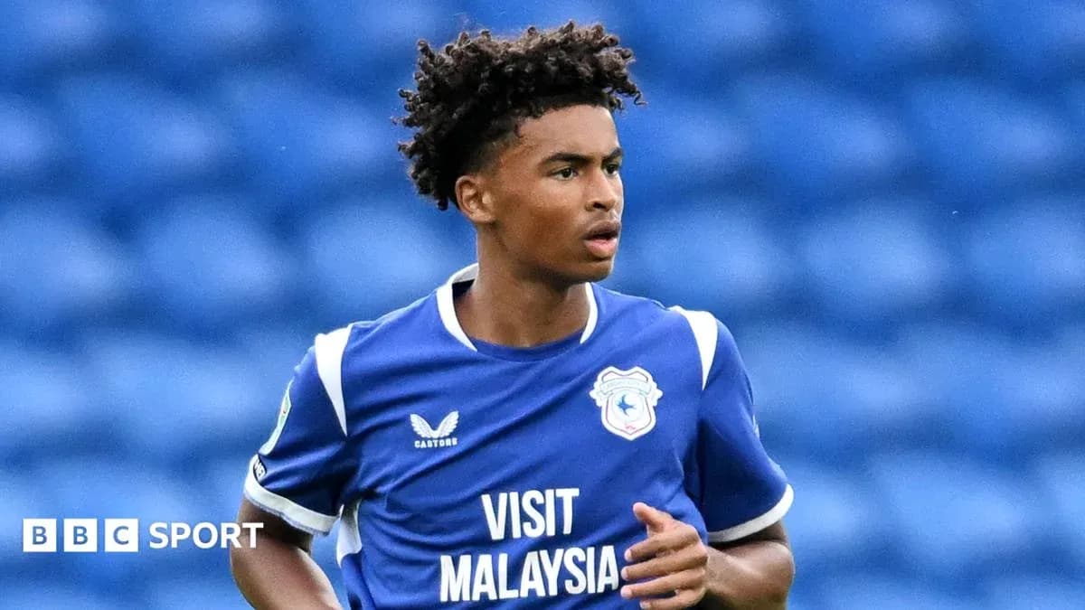 Jugador de Cardiff City en acción durante un partido Jugador de Cardiff City en acción durante un partido