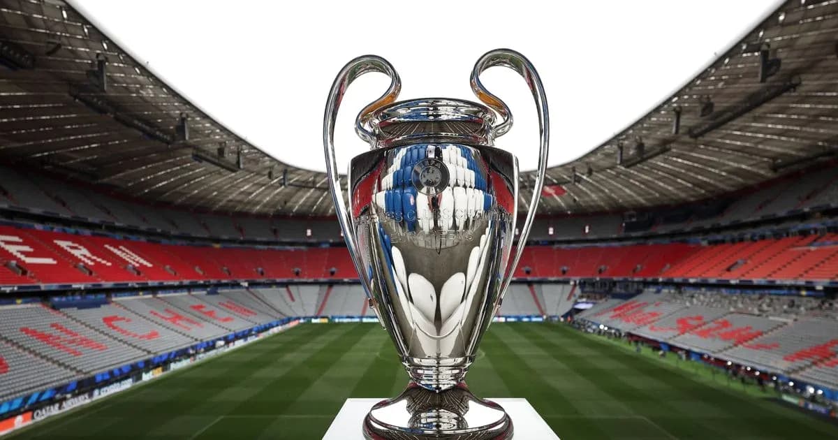 Trofeo de la UEFA Champions League en el estadio Trofeo de la UEFA Champions League en el estadio