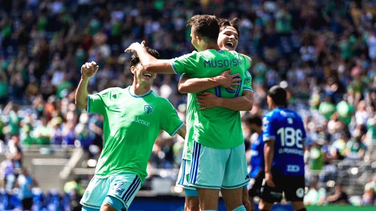 Jugadores del Seattle Sounders celebrando un gol Jugadores del Seattle Sounders celebrando un gol