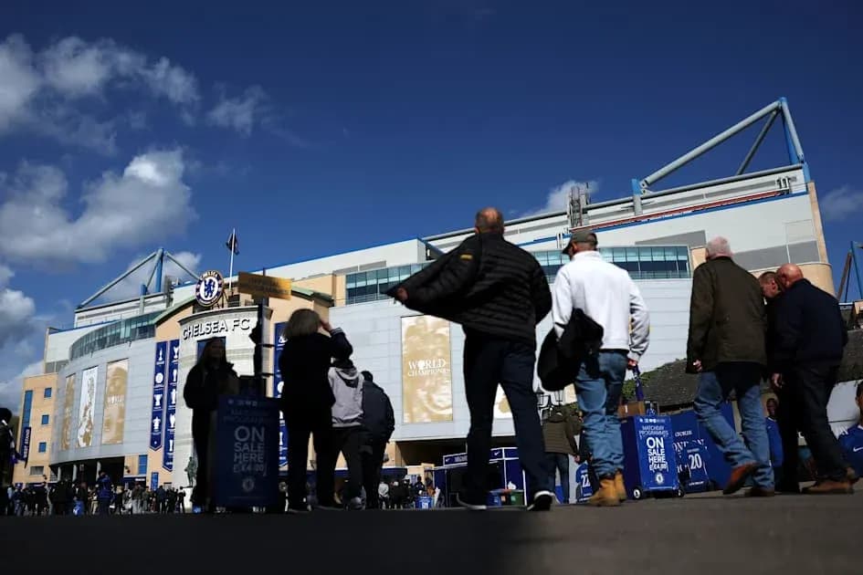Aficionados llegando al estadio de Chelsea FC Aficionados llegando al estadio de Chelsea FC
