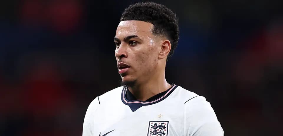 Jugador de Inglaterra en el campo durante un partido Jugador de Inglaterra en el campo durante un partido