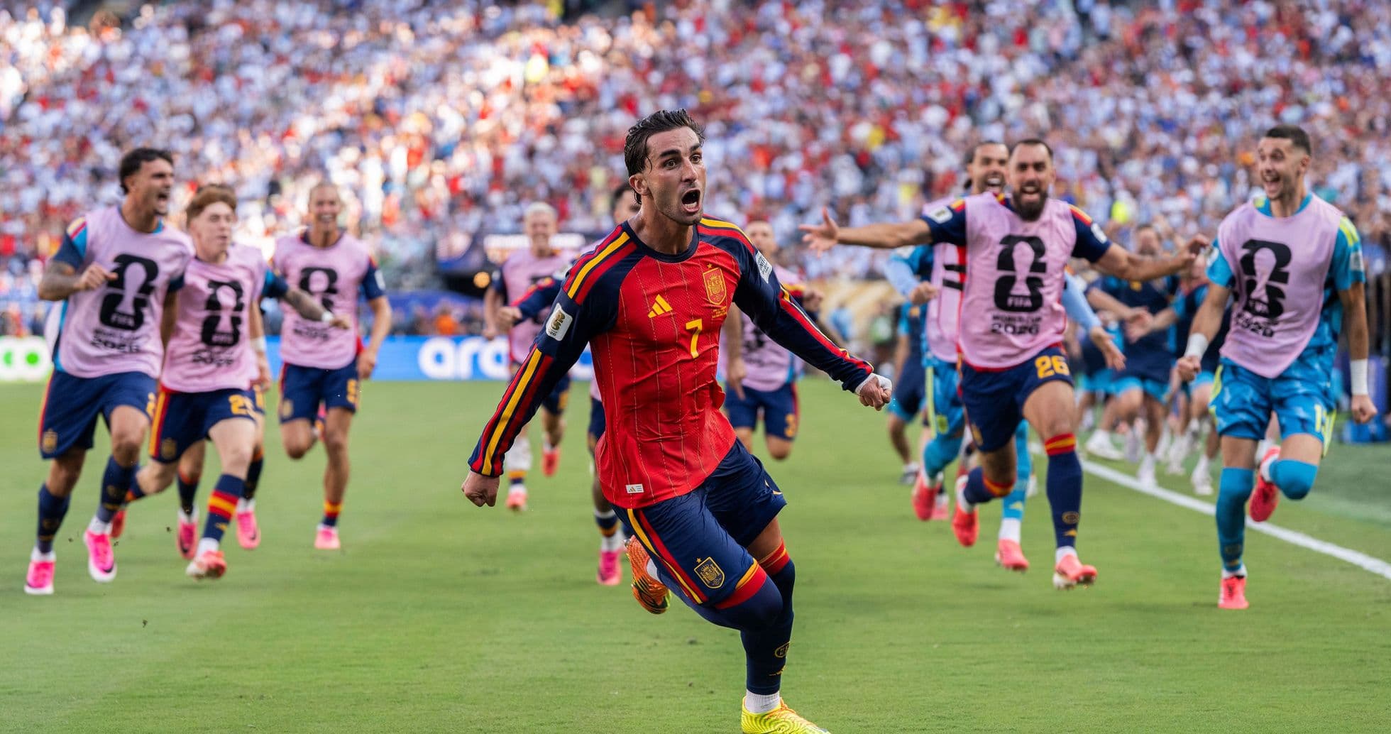 Jugador de España celebrando un gol en el partido Jugador de España celebrando un gol en el partido