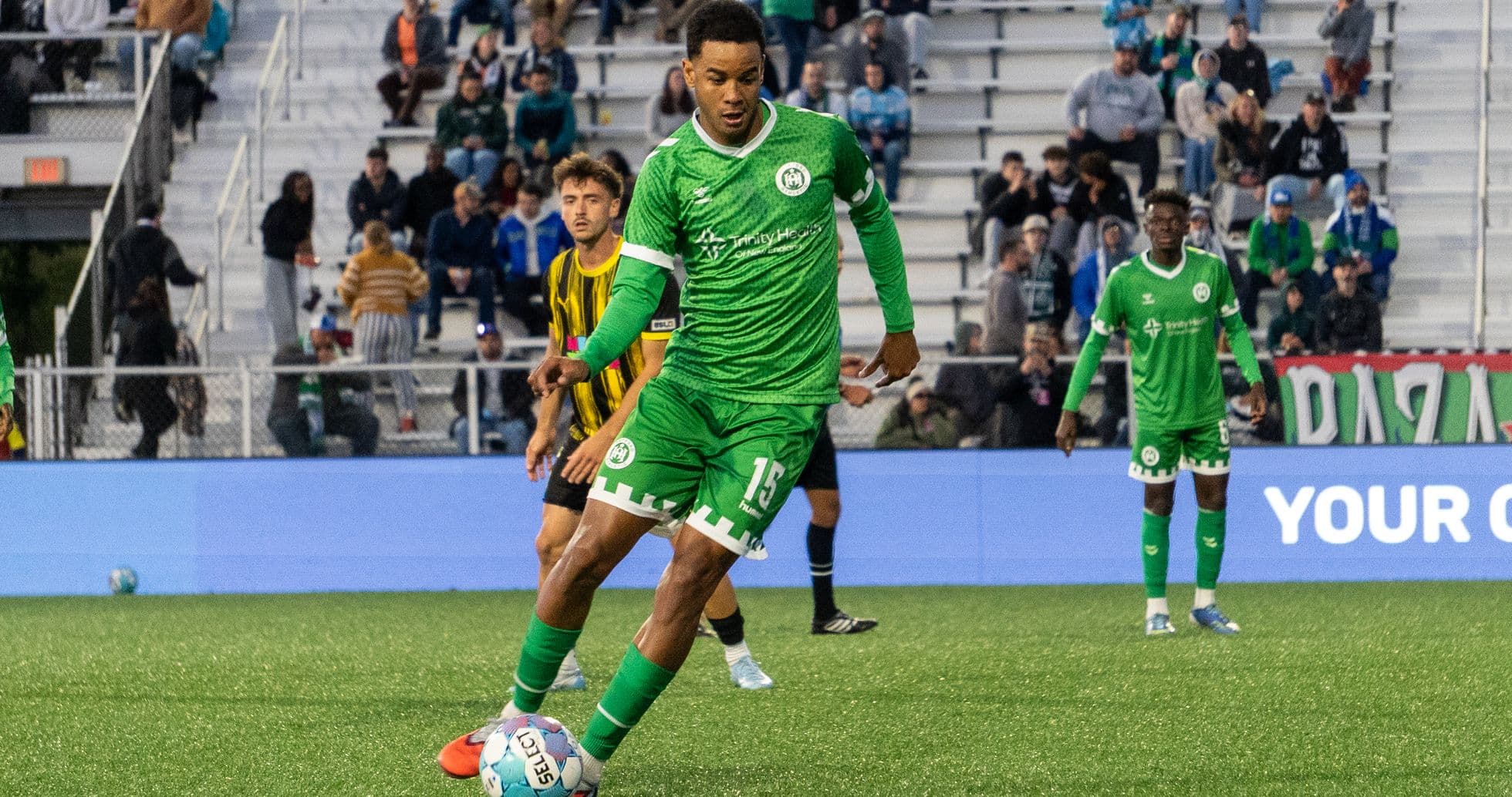 Jugador de Hartford Athletic en acción durante partido Jugador de Hartford Athletic en acción durante partido