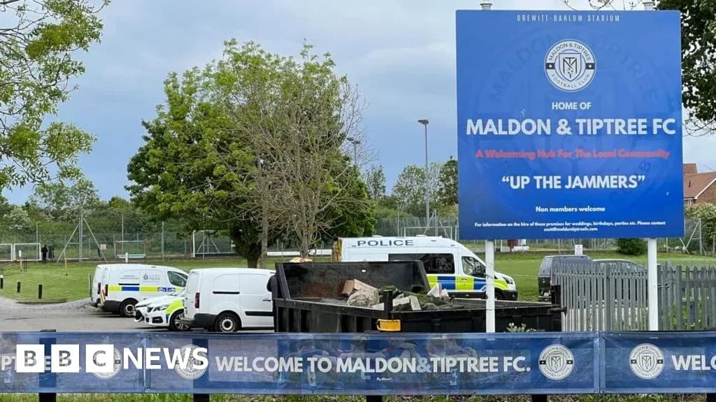 Cartel de bienvenida al Maldon & Tiptree FC Cartel de bienvenida al Maldon & Tiptree FC