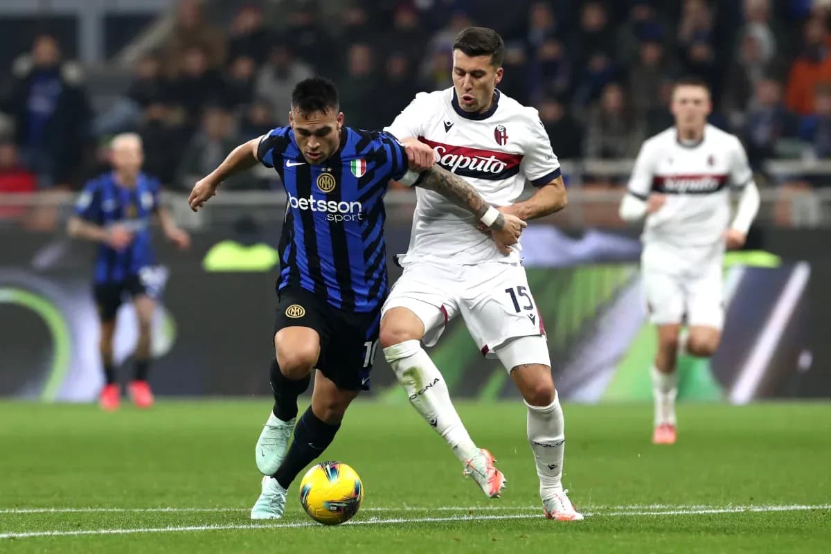 Luchador de Bologna e Inter en partido Luchador de Bologna e Inter en partido