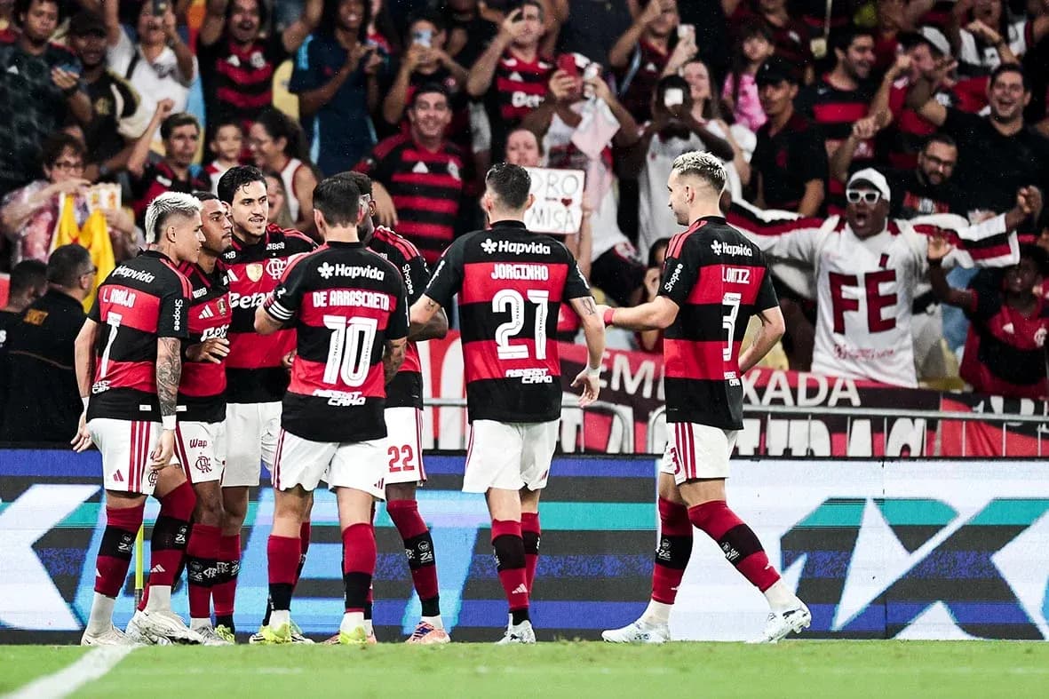 Jugadores de Flamengo celebrando un gol Jugadores de Flamengo celebrando un gol