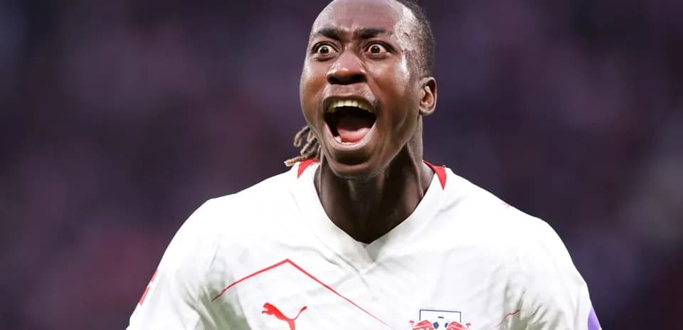 Jugador de RB Leipzig celebrando un gol Jugador de RB Leipzig celebrando un gol