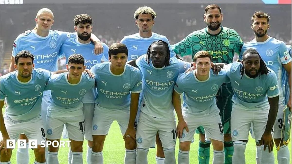 Equipo de Manchester City posando antes del partido Equipo de Manchester City posando antes del partido