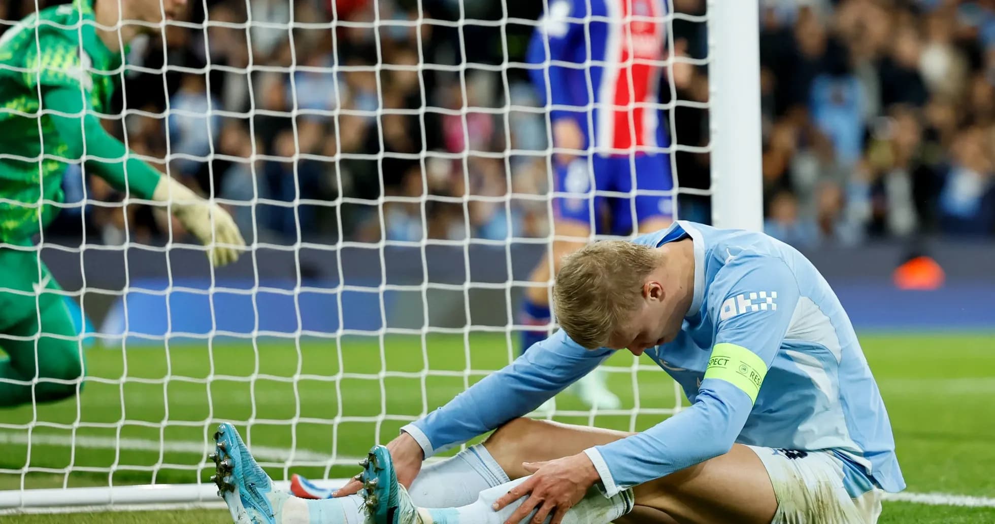 Jugador en el suelo tras una jugada fallida Jugador en el suelo tras una jugada fallida