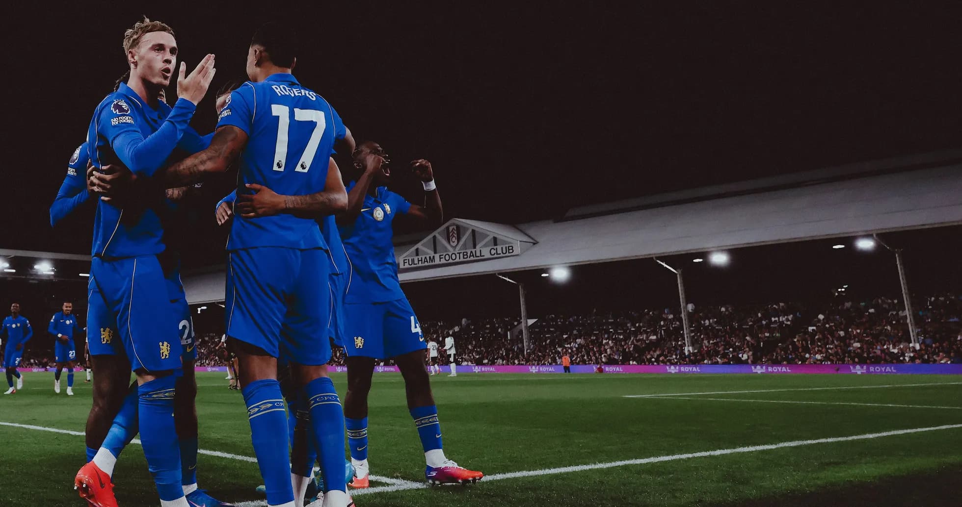 Jugadores de Chelsea celebrando un gol en Fulham Jugadores de Chelsea celebrando un gol en Fulham