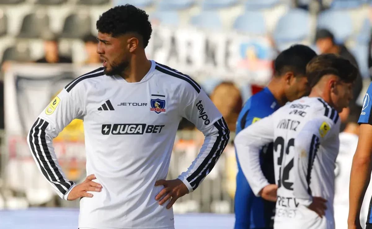 Jugadores de Colo Colo en partido contra Huachipato Jugadores de Colo Colo en partido contra Huachipato
