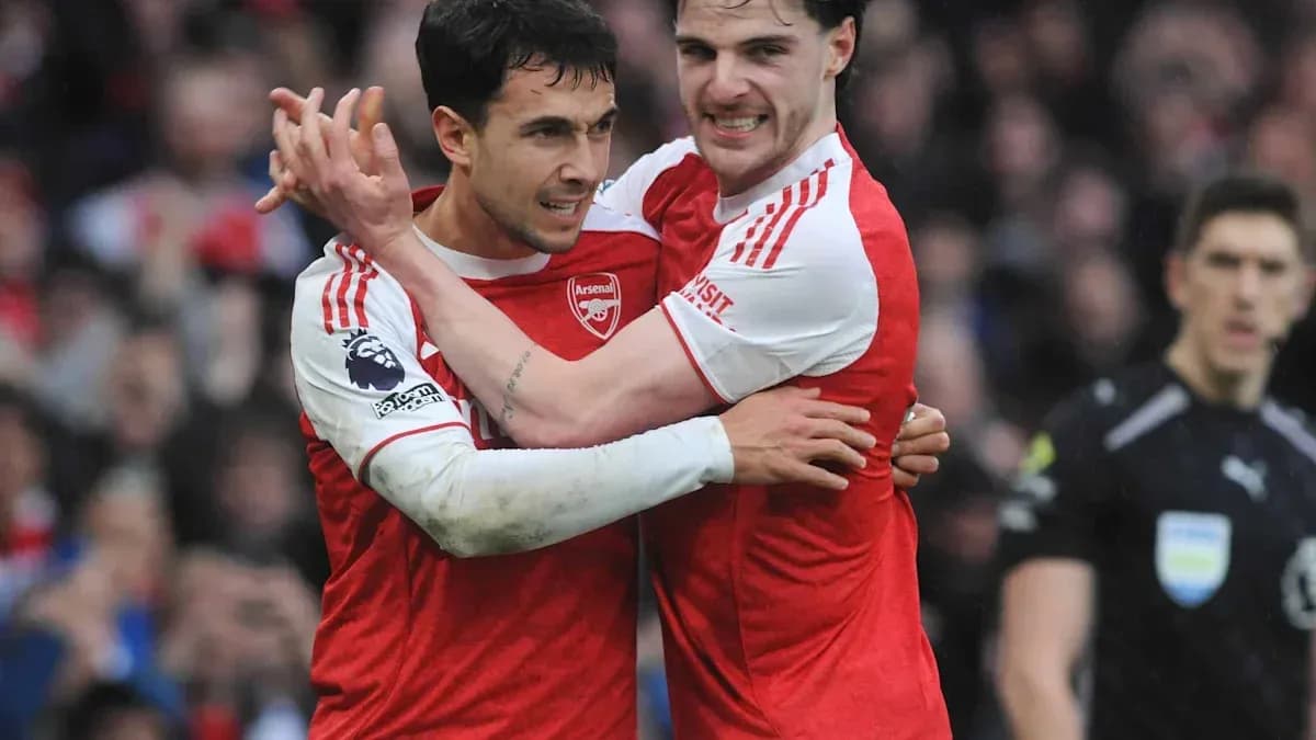 Jugadores de Arsenal celebrando un gol en el partido Jugadores de Arsenal celebrando un gol en el partido