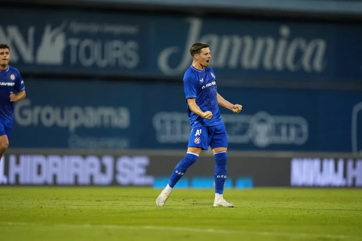 Jugador de Dinamo Zagreb celebrando un gol Jugador de Dinamo Zagreb celebrando un gol