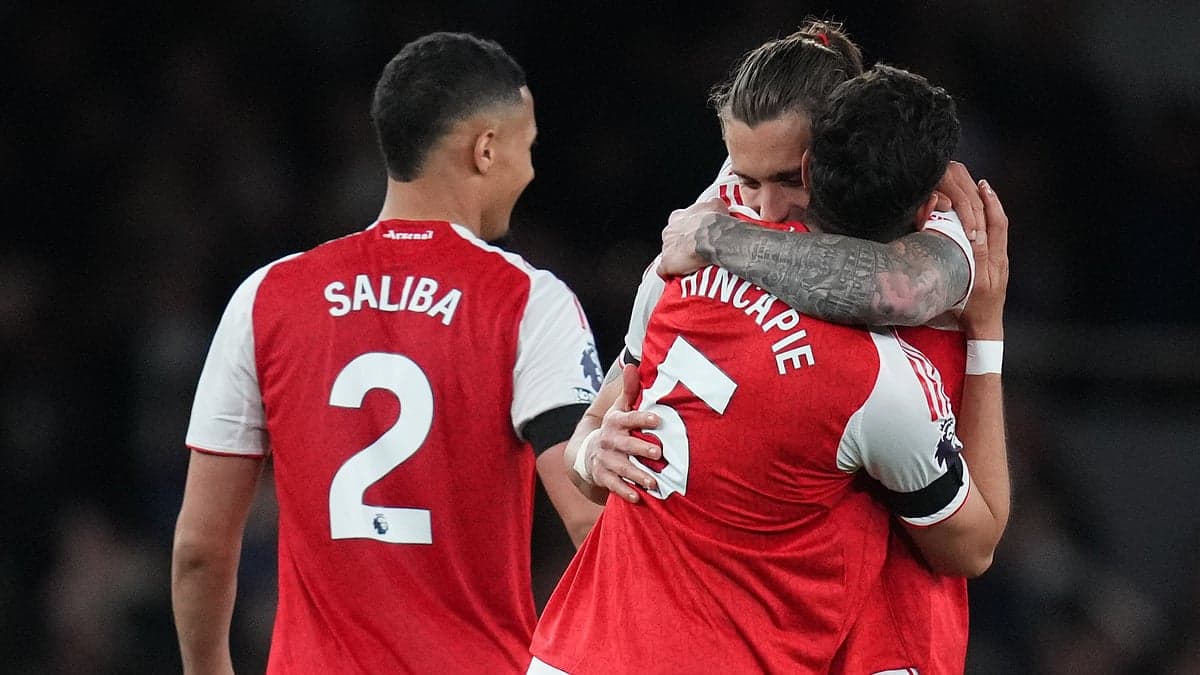 Jugadores del Arsenal celebrando un gol Jugadores del Arsenal celebrando un gol