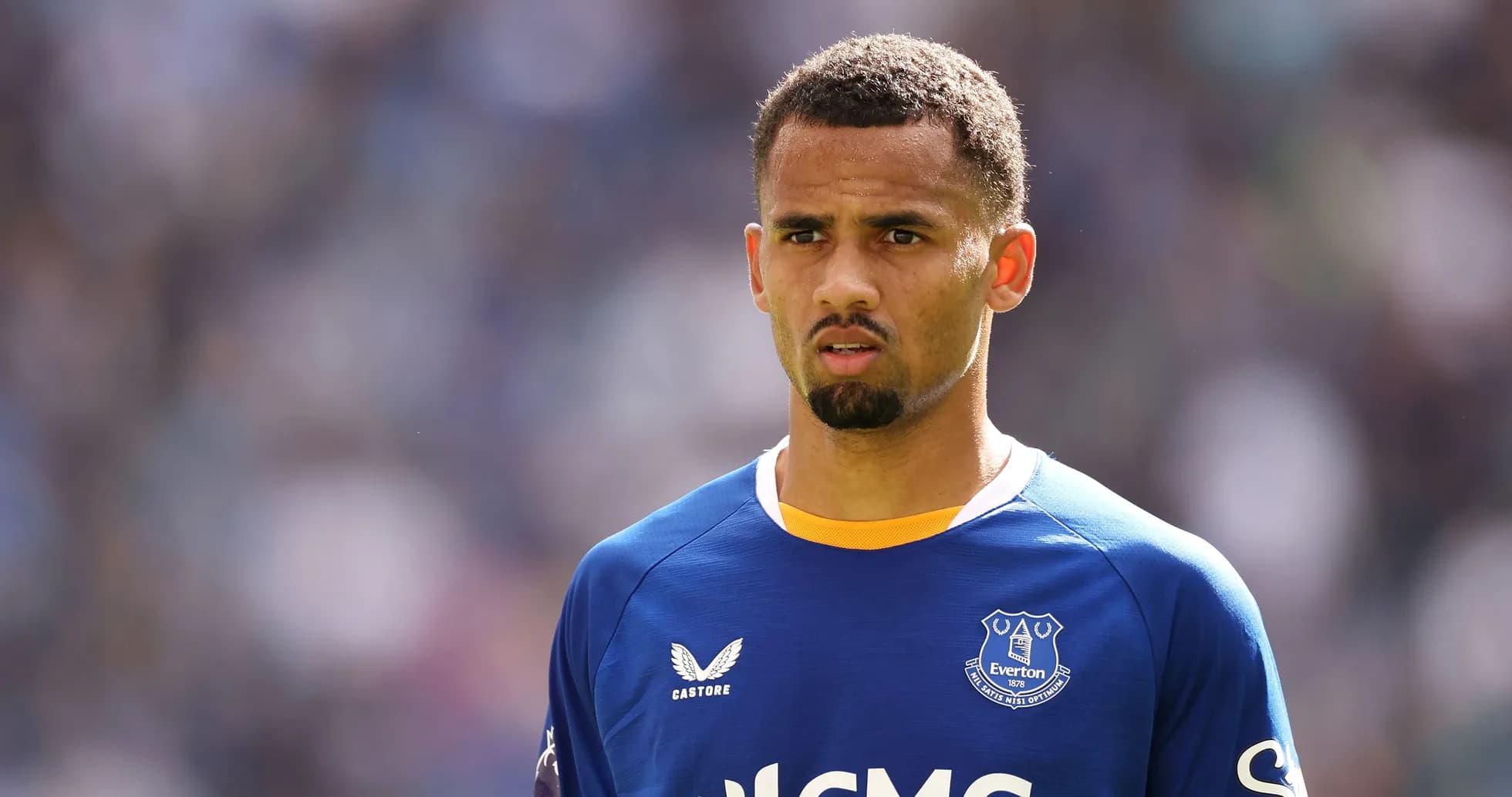 Jugador de Everton en campo durante partido Jugador de Everton en campo durante partido