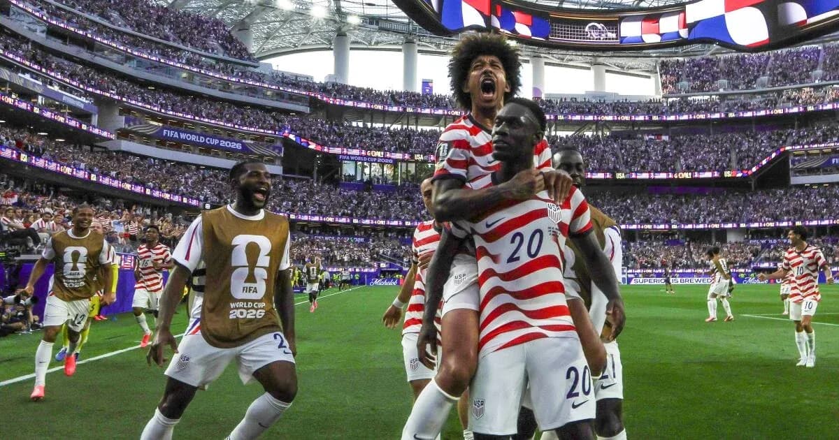 Jugadores de Estados Unidos celebrando un gol en el Mundial Jugadores de Estados Unidos celebrando un gol en el Mundial