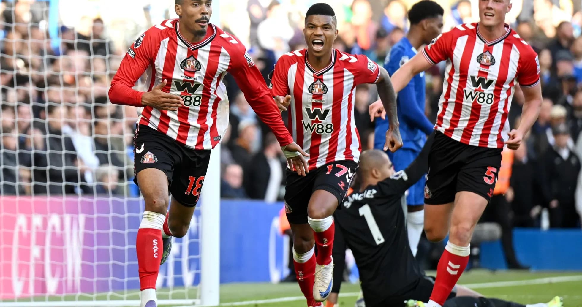 Jugadores de Sunderland celebrando un gol Jugadores de Sunderland celebrando un gol
