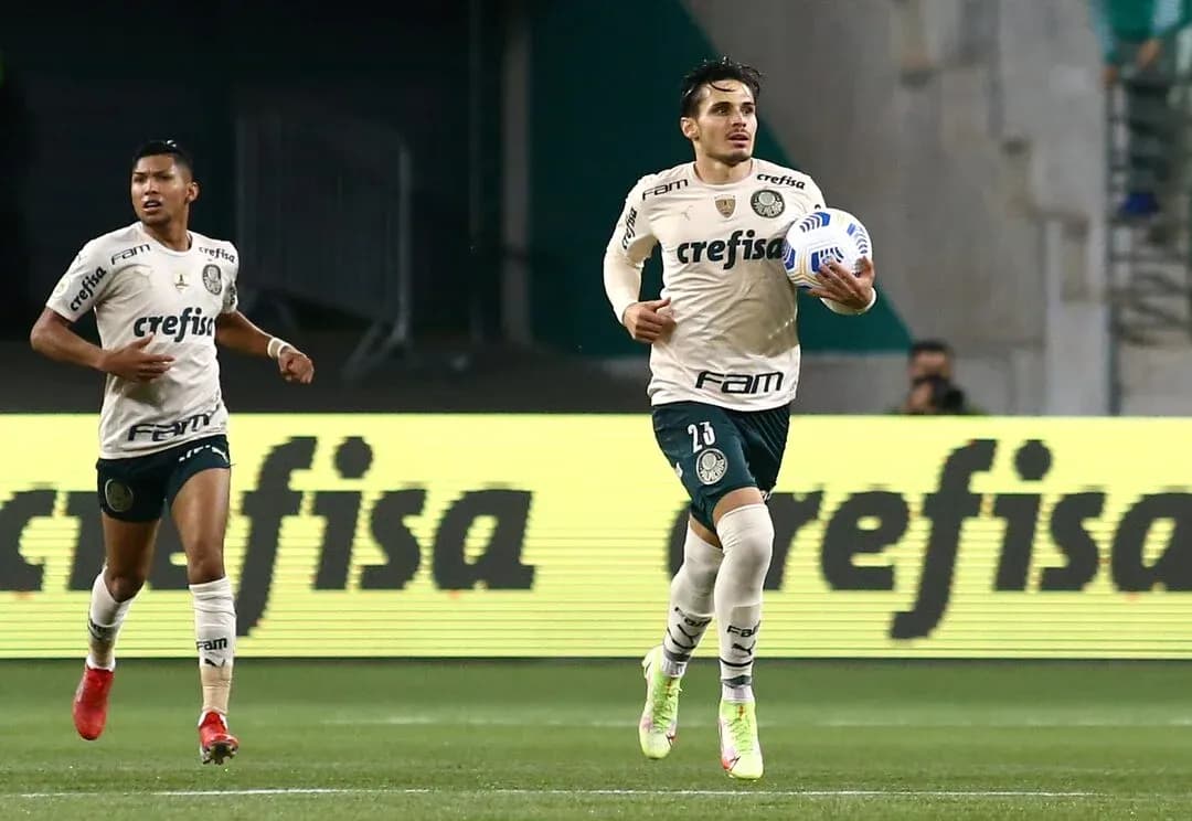 Jugadores de Palmeiras celebrando un gol Jugadores de Palmeiras celebrando un gol