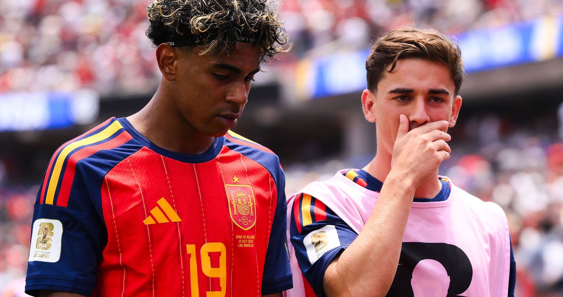 Jugadores de España en el banquillo durante partido Jugadores de España en el banquillo durante partido