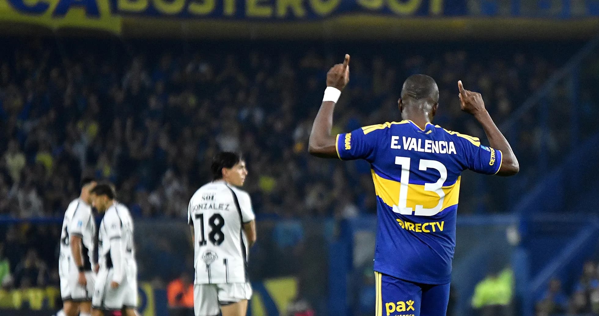 E. Valencia celebrando un gol en La Bombonera E. Valencia celebrando un gol en La Bombonera