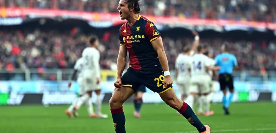 Jugador de Genoa celebrando un gol Jugador de Genoa celebrando un gol
