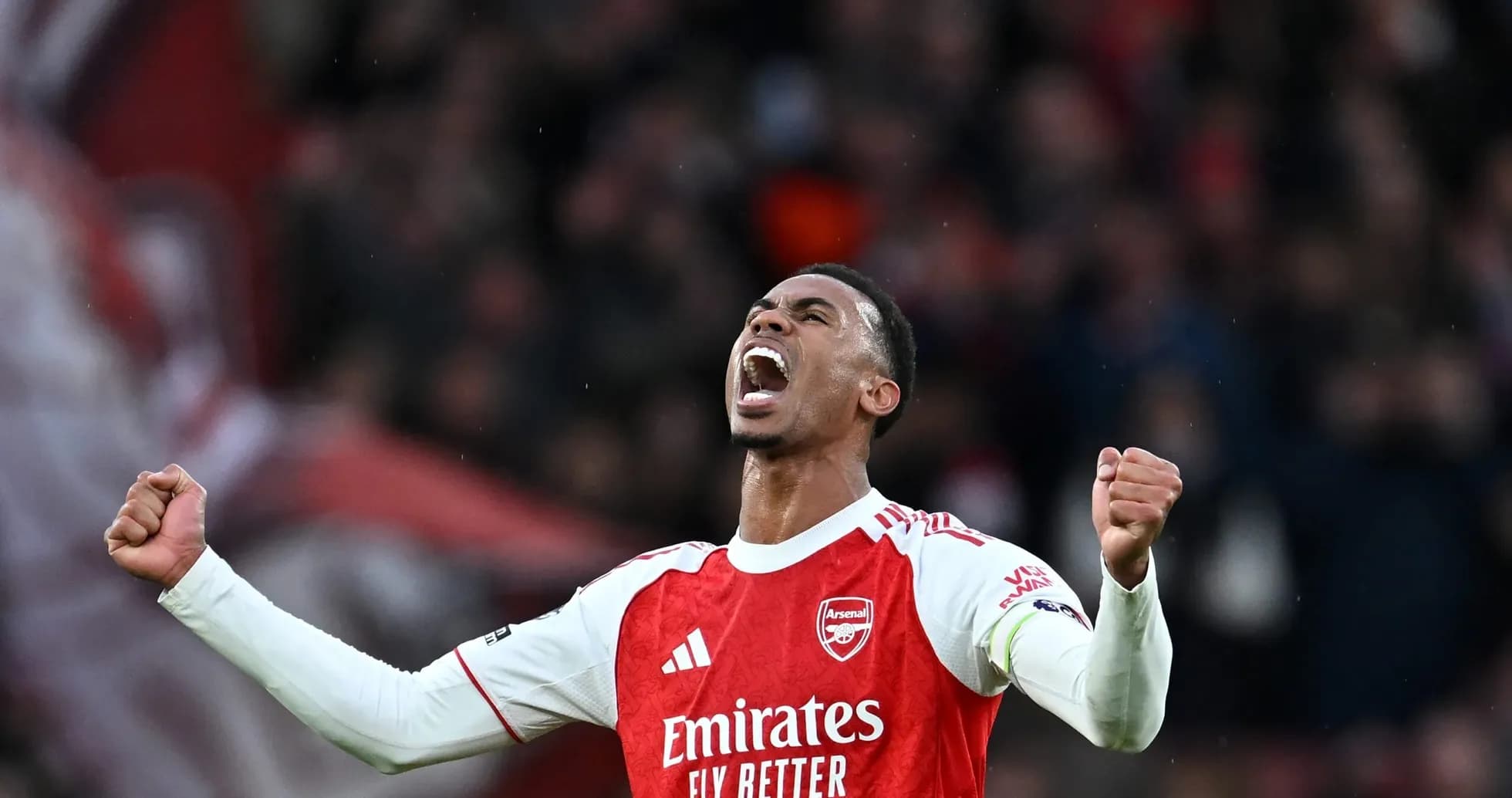 Jugador de Arsenal celebrando un gol Jugador de Arsenal celebrando un gol