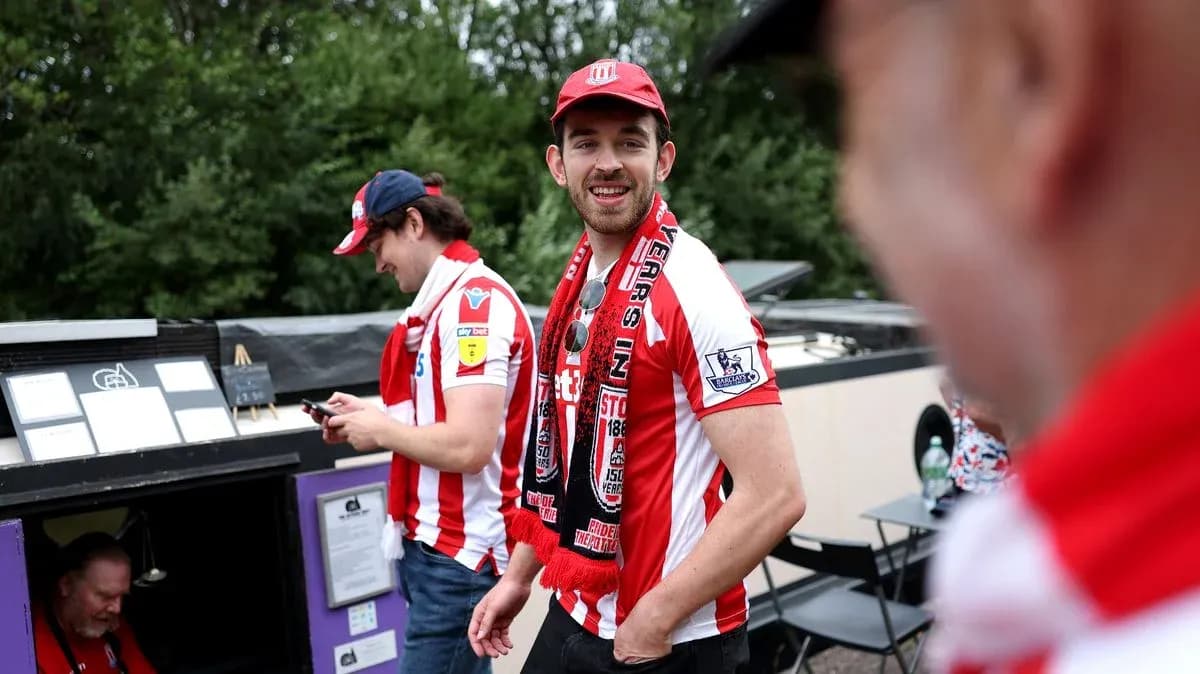 Aficionados de Stoke City en un evento al aire libre Aficionados de Stoke City en un evento al aire libre