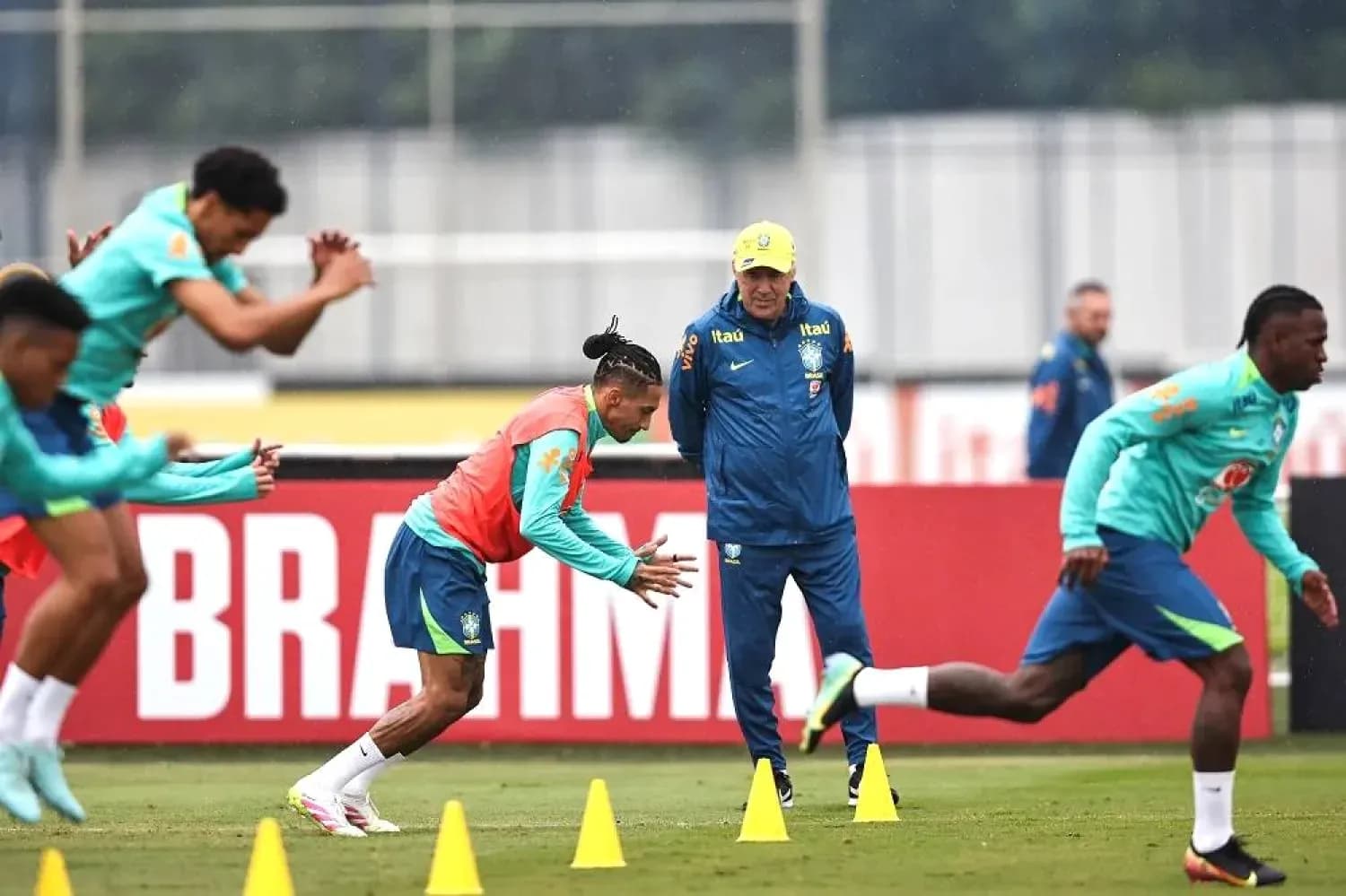 Jugadores de Brasil entrenando para el Mundial Jugadores de Brasil entrenando para el Mundial