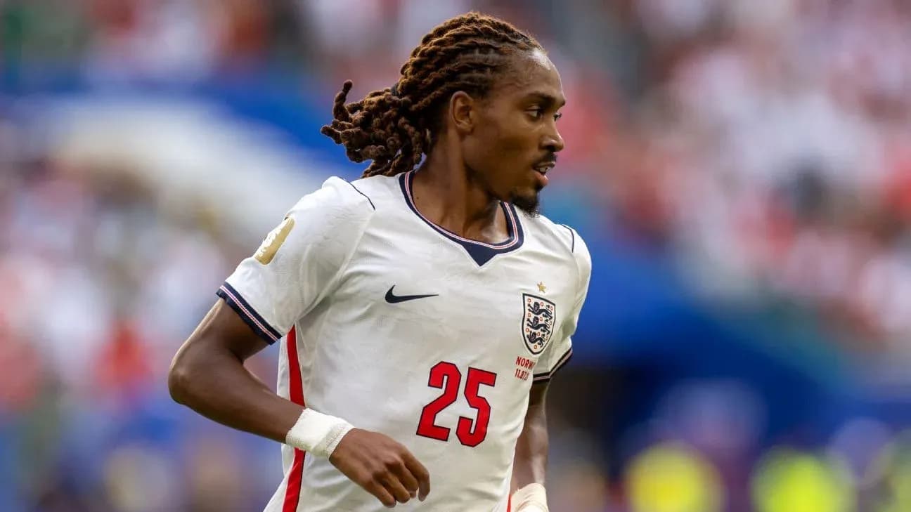 Jugador de Inglaterra corriendo durante un partido Jugador de Inglaterra corriendo durante un partido