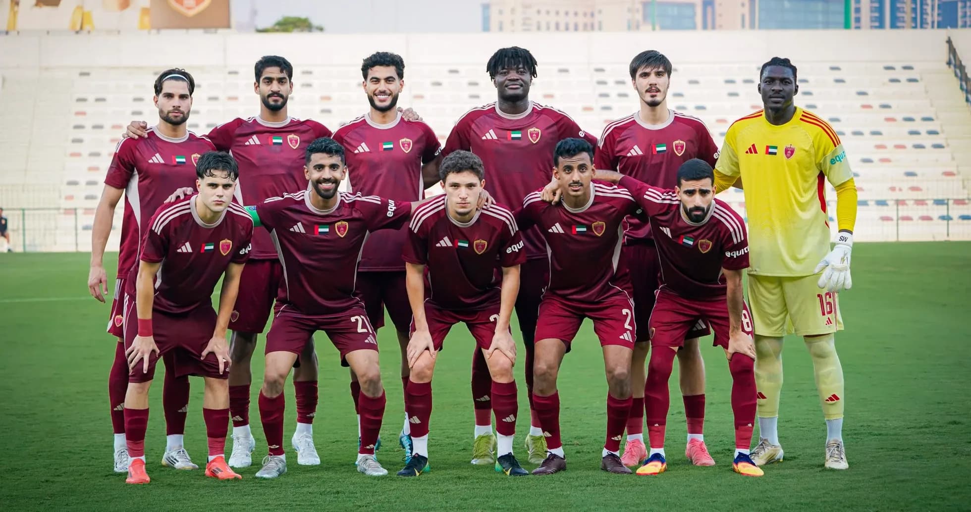 Equipo Al Wahda U23 posando para la foto Equipo Al Wahda U23 posando para la foto