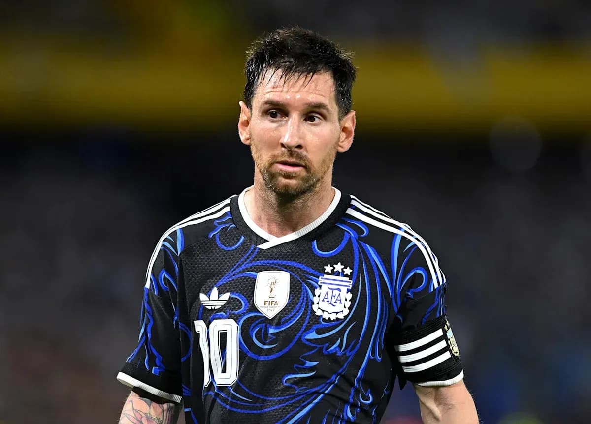 Lionel Messi en partido con camiseta argentina Lionel Messi en partido con camiseta argentina