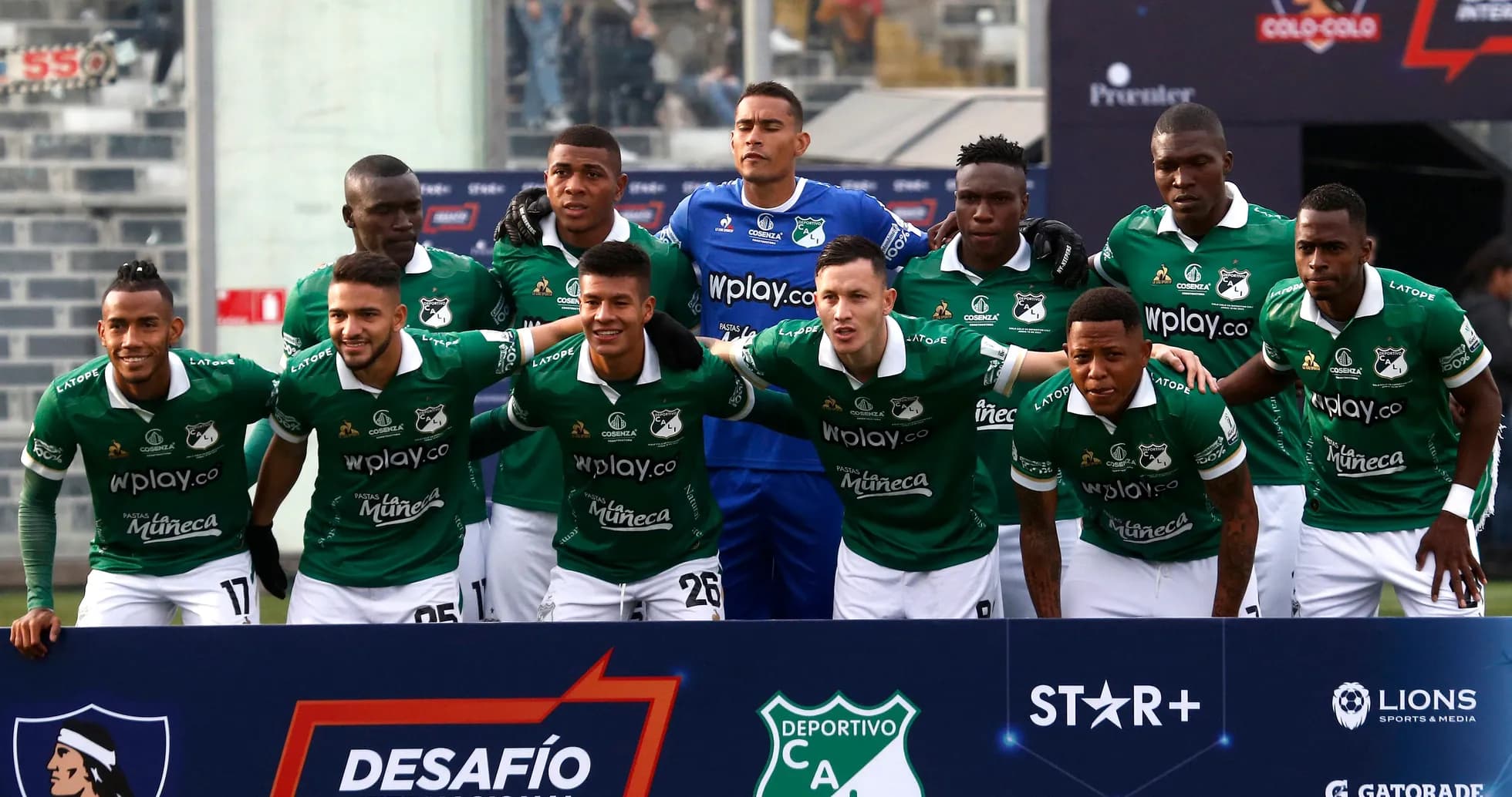 Equipo de Deportivo Cali posando para foto oficial Equipo de Deportivo Cali posando para foto oficial