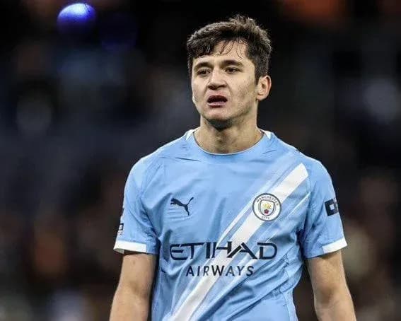 Jugador de Manchester City en acción durante partido Jugador de Manchester City en acción durante partido