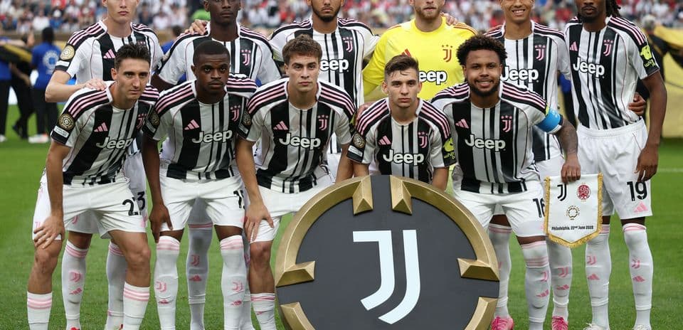 Equipo de Juventus posando antes del partido Equipo de Juventus posando antes del partido