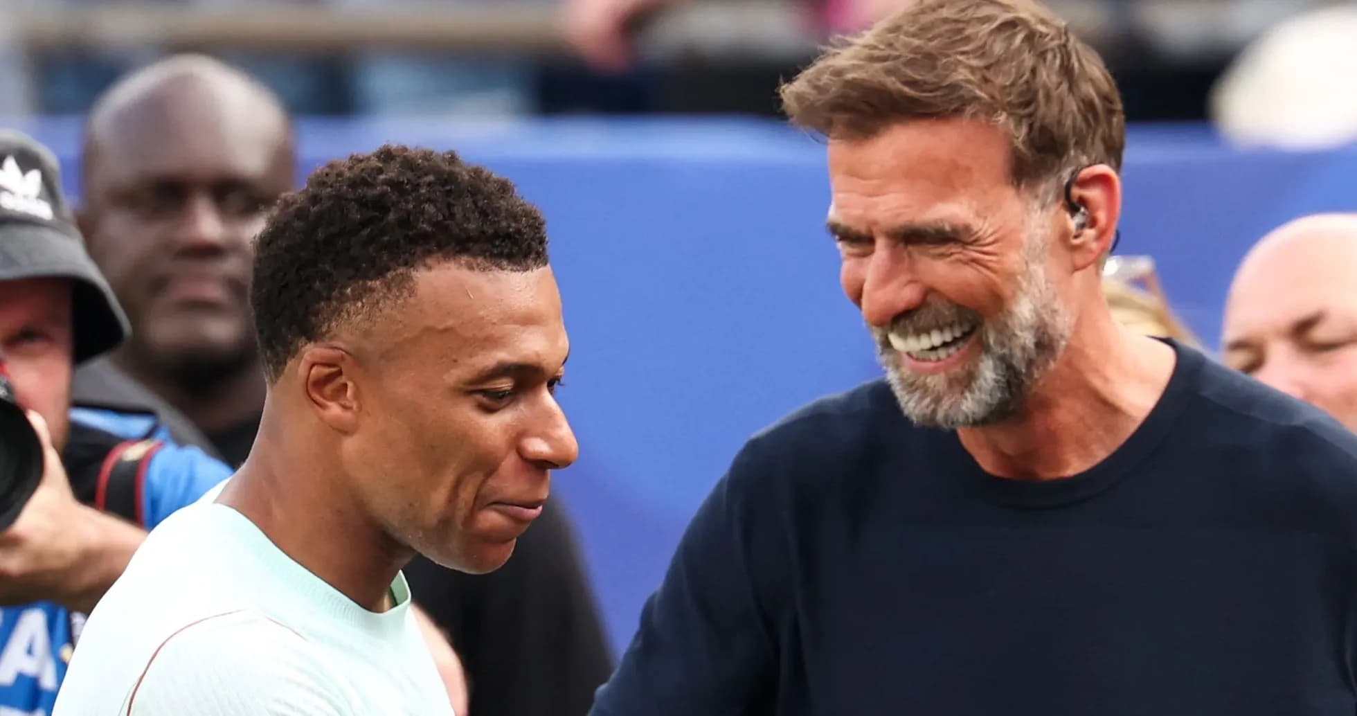 Kylian Mbappé y Jürgen Klopp sonriendo juntos Kylian Mbappé y Jürgen Klopp sonriendo juntos