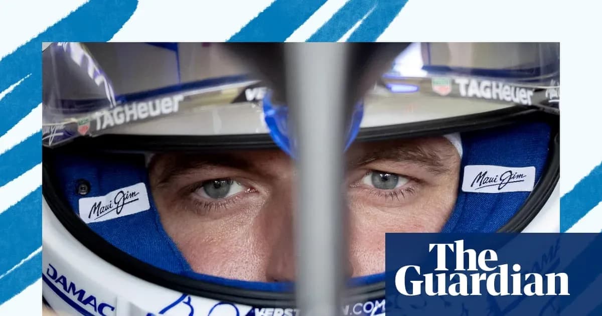 Piloto de Fórmula 1 con casco y visera Piloto de Fórmula 1 con casco y visera