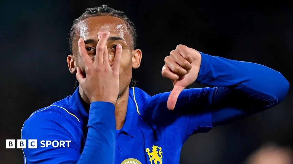 Jugador de Chelsea mostrando gestos durante el partido Jugador de Chelsea mostrando gestos durante el partido