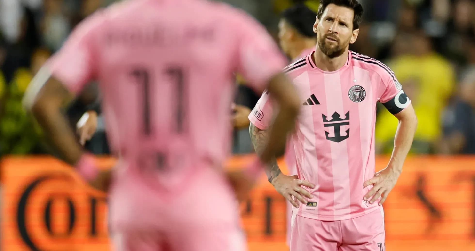 Lionel Messi en partido con camiseta rosa de Inter Miami Lionel Messi en partido con camiseta rosa de Inter Miami