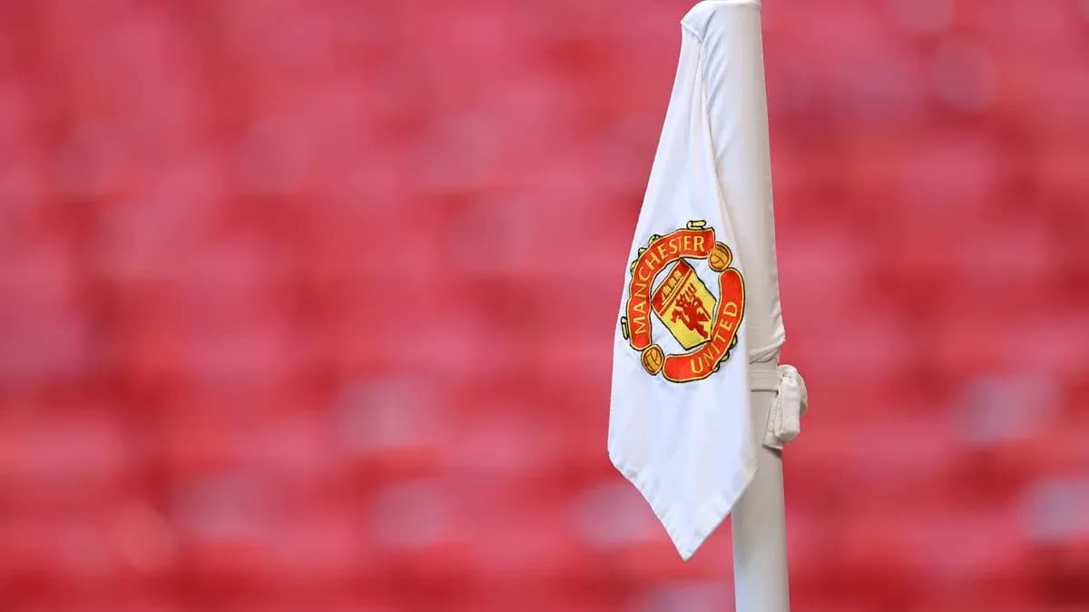 Esquina con bandera de Manchester United en estadio Esquina con bandera de Manchester United en estadio