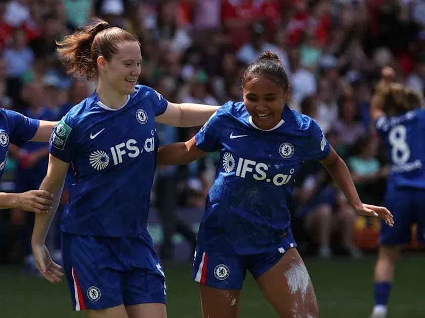 Jugadoras del Chelsea celebrando un gol en el partido Jugadoras del Chelsea celebrando un gol en el partido