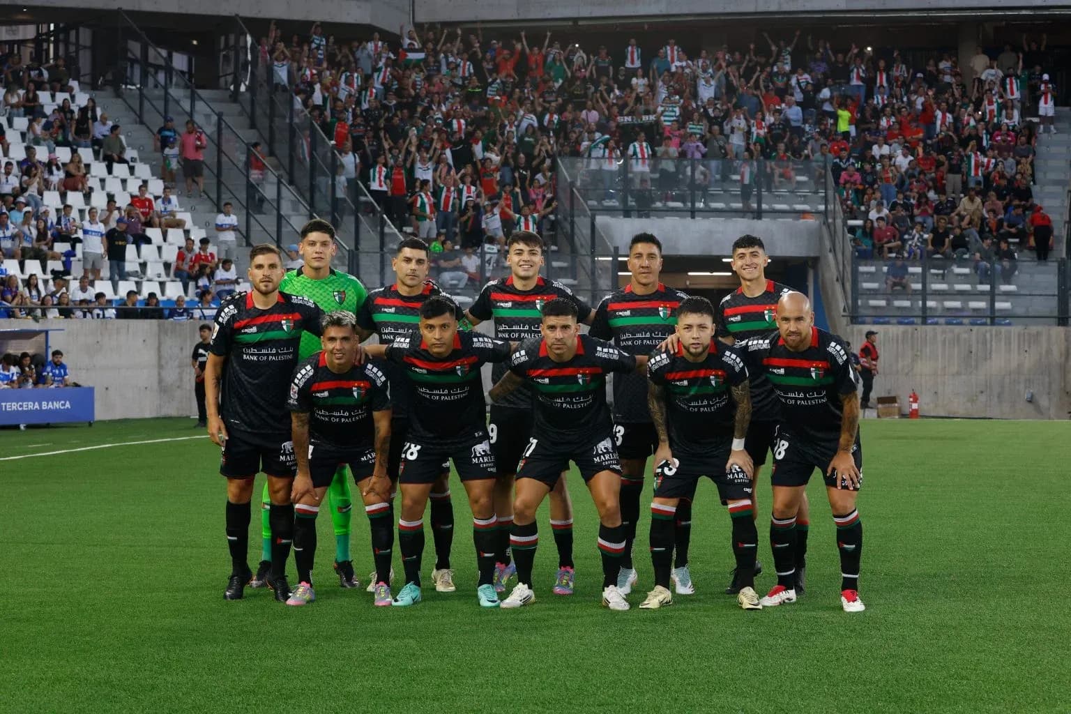 Equipo Palestino posando antes del partido Equipo Palestino posando antes del partido