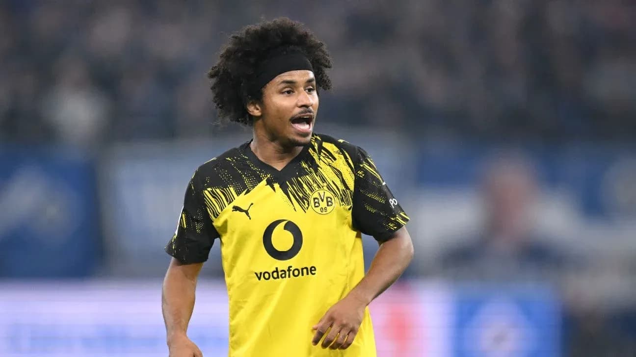 Jugador de Borussia Dortmund en acción durante partido Jugador de Borussia Dortmund en acción durante partido